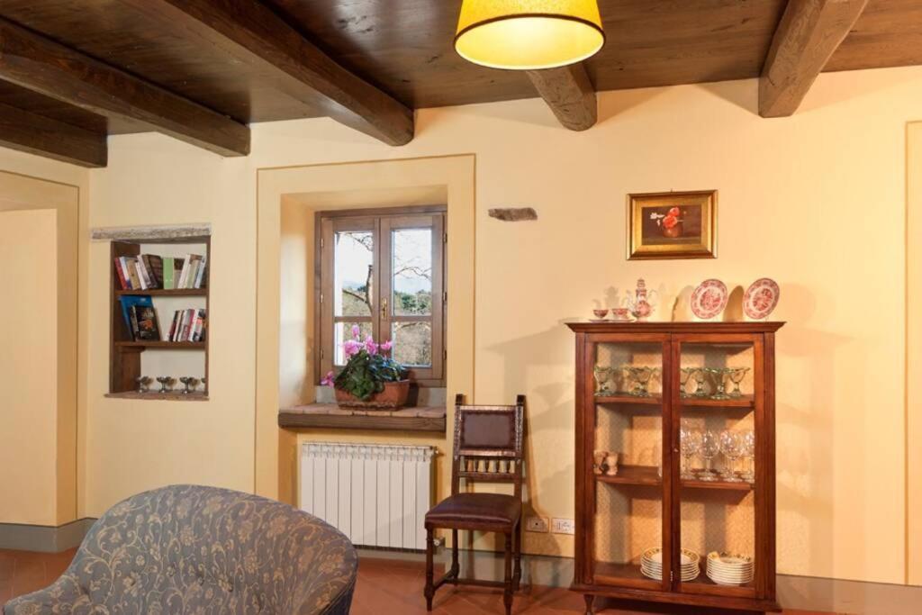 פופי Villa Liz Tuscany, Private Pool, Hot Tub, Property Fenced, Pets Allowed מראה חיצוני תמונה