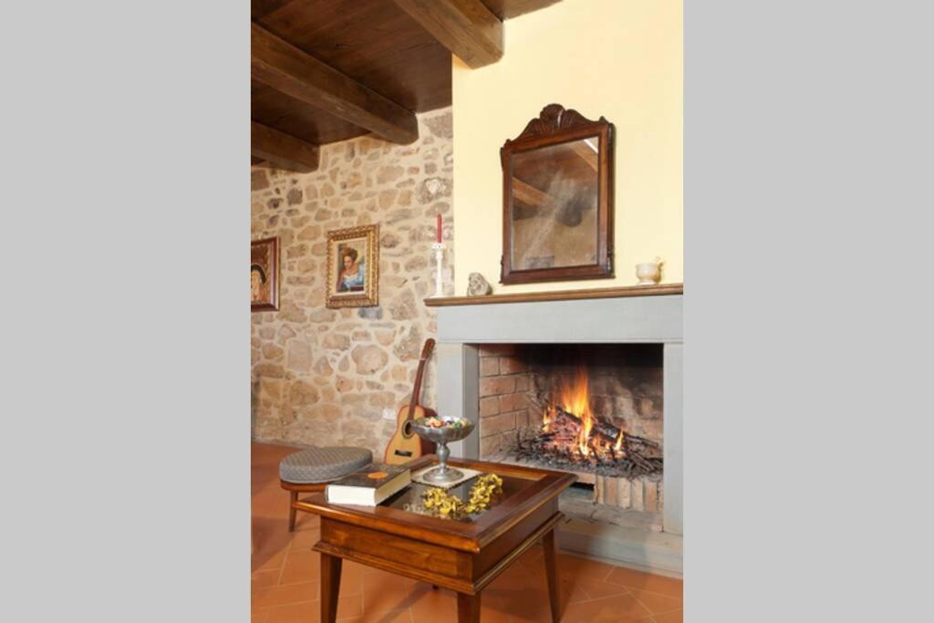 פופי Villa Liz Tuscany, Private Pool, Hot Tub, Property Fenced, Pets Allowed מראה חיצוני תמונה