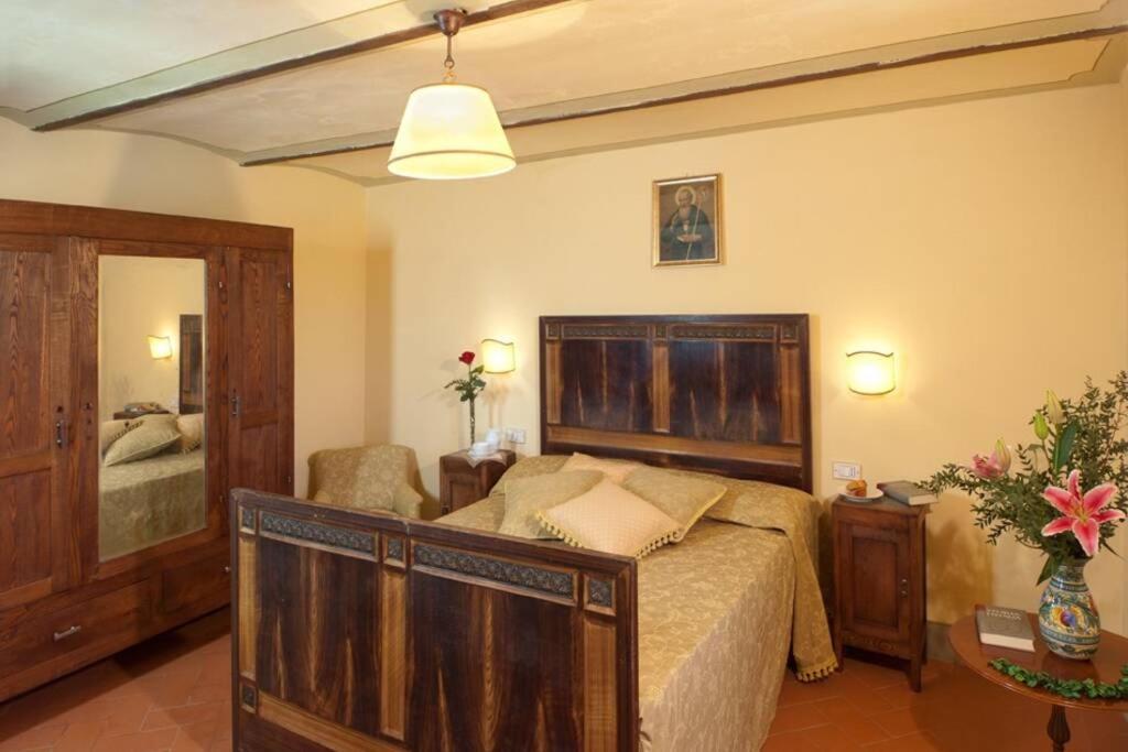 פופי Villa Liz Tuscany, Private Pool, Hot Tub, Property Fenced, Pets Allowed מראה חיצוני תמונה